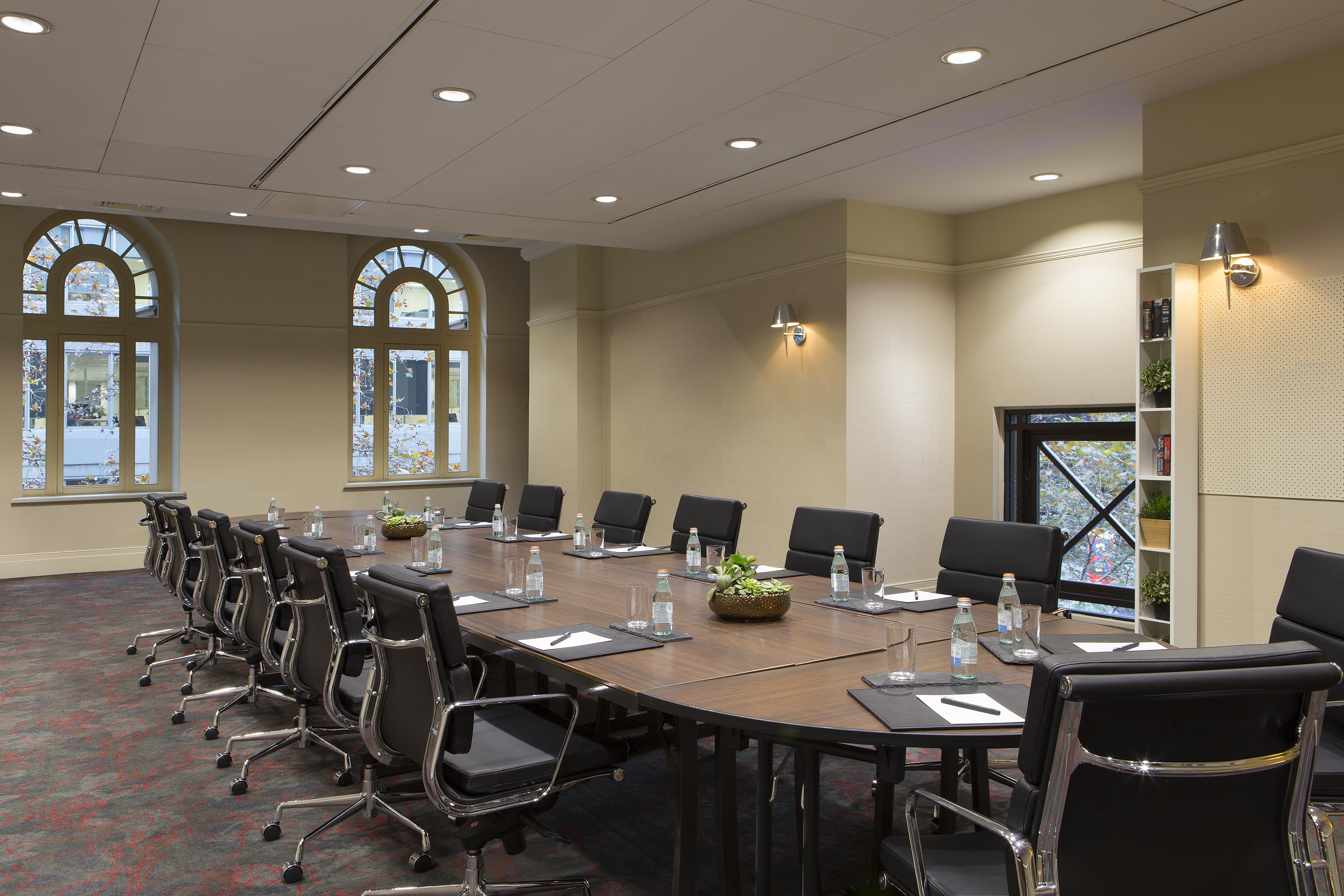 Sydney Harbour Marriott Hotel At Circular Quay Exterior photo The Boardroom
