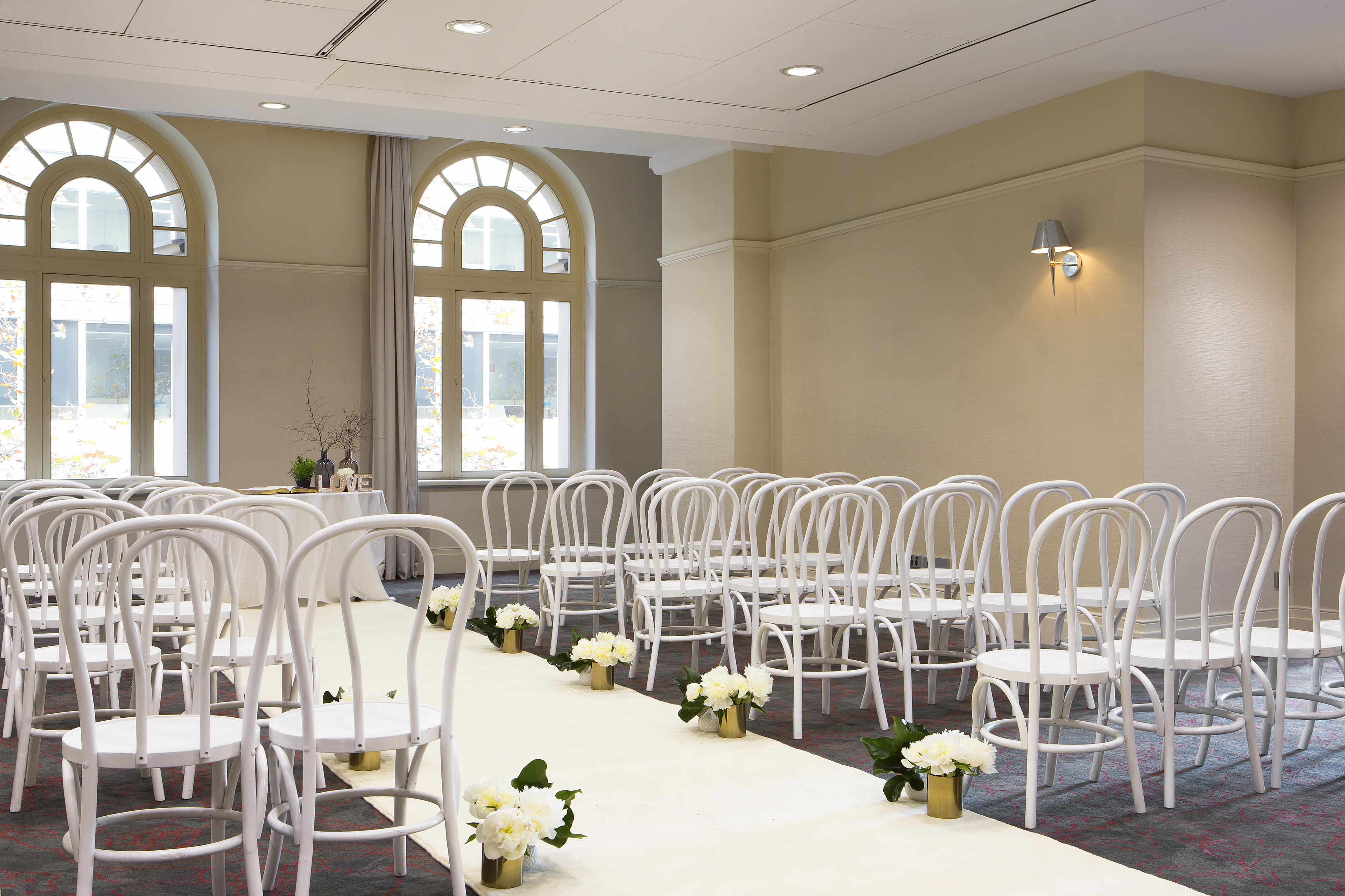Sydney Harbour Marriott Hotel At Circular Quay Exterior photo The Chapel