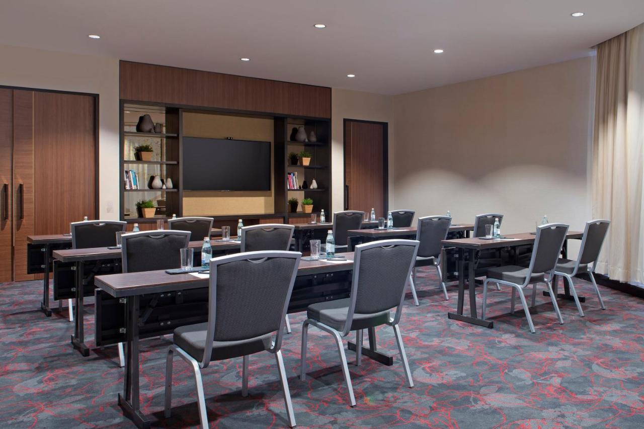 Sydney Harbour Marriott Hotel At Circular Quay Exterior photo Meeting room